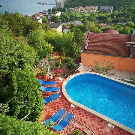 Complex Karia קברנה