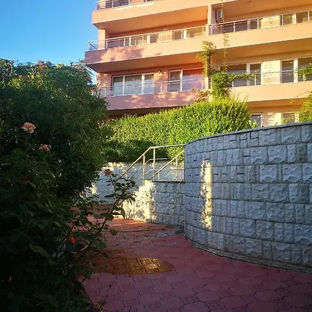 Apartment Complex Karia Kawarna
