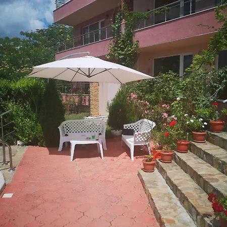Apartment Complex Karia *